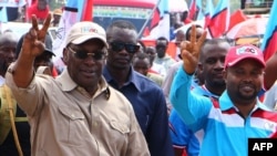 Mwenyekiti wa chama cha upinzani Freeman Mbowe, na wanachama wengine wakati wa mkutano wa kwanza wa chama chao baada ya kuondolewa marufuku ya kukutana, huko Mwanza, Januari 21, 2023.