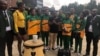 Amantombazana eqembu leZimbabwe netball akumncintiswano weVitality World Cup leziphathamandla zeqembu leli. (Courtesy Photo: Farai Gore)