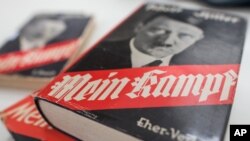 Exemplaires de "Mein Kampf" en Allemagne.