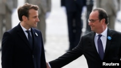 ရွေးကောက်ပွဲအနိုင်ရ Emmanuel Macron နှင့် ပြင်သစ်သမ္မတ Francois Hollande 