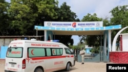 Ambulaansii namoota haleellaadhan madaahan hoospitaala geessaa jiru, Somaaliyaa, Amajjii 15, 2021
