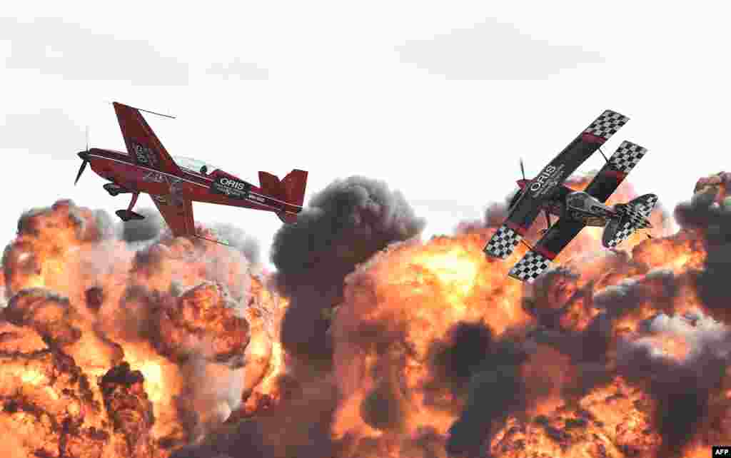 Acrobatic pilots perform at the Australian International Airshow at the Avalon Airfield in the city of Lara, southwest of Melbourne, Australia, Feb. 24, 2015.