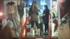 The fashion truck trend is gaining popularity in cities across the country, including Los Angeles. (VOA / E. Lee)