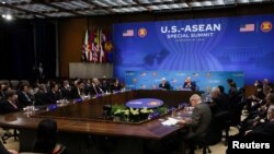 美国总统拜登在华盛顿举行的美国-东盟特别峰会上发表讲话