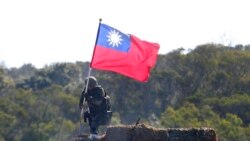 解放军新登陆舰曝光 中共两栖作战“游戏规则改变者”