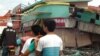 Tacloban's commercial infrastructure was wiped out by the typhoon, Nov. 21, 2013. (Steve Herman/VOA)