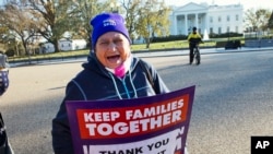 Une manifestante en faveur de la réforme de l'immigration aux Etats-Unis (AP)