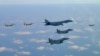 2025년 2월 20일 한국 오산 공군기지 인근에서 미 공군의 B-1B 전략폭격기와 F-16 파이팅 팔콘, 한국 공군의 F-15 슬램 이글 등이 연합공중훈련에 참가해 비행하고 있다. (사진출처: 한국 공군)