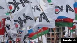 AXCP-nin bayraqları (Arxiv foto)