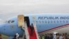 Presiden Joko Widodo tiba di lanud Halim Perdanakusuma Jakarta, Senin, 27 April 2015, usai menghadiri KTT ASEAN di Kuala Lumpur Malaysia. (Photo:VOA/Andylala)