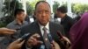 Kepala BIN yang akan berakhir masa jabatannya, Marciano Norman memberi penjelasan kepada media di Istana Negara, Jakarta (foto:VOA/Andylala).