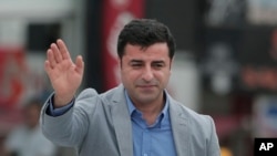 Hevserokê Giştî yê HDP'ê yê berê Selahattîn Demîrtaş, ku li Girtîgeha Edîrneyê girtî ye.