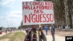 Manifestation contre le président Denis Sassou Nguesso à Brazzaville, République du Congo, le 27 septembre 2015 (LAUDES MARTIAL MBON / AFP)